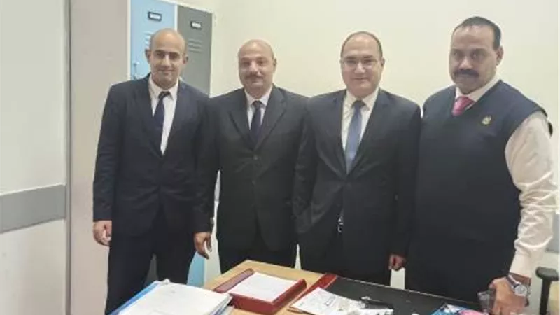 ضبط راكب بحوزته تليفونات واسلحة بيضاء وطائرتين وجهازي لاسلكي