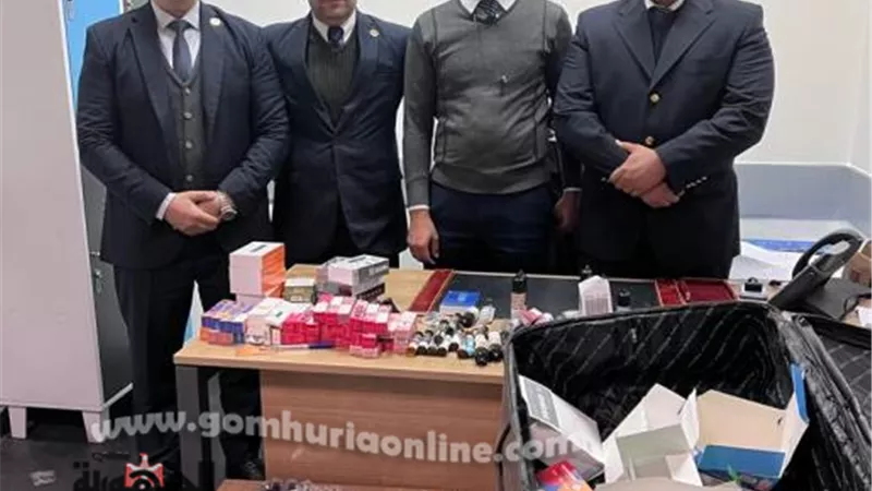 ضبط راكب حاول تهريب ٢٧١٥ من أجهزة السجائر الإلكترونية ومستلزماتها