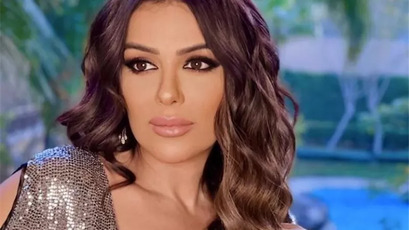 انجي المقدم: انبهرت بدور منى زكى في 