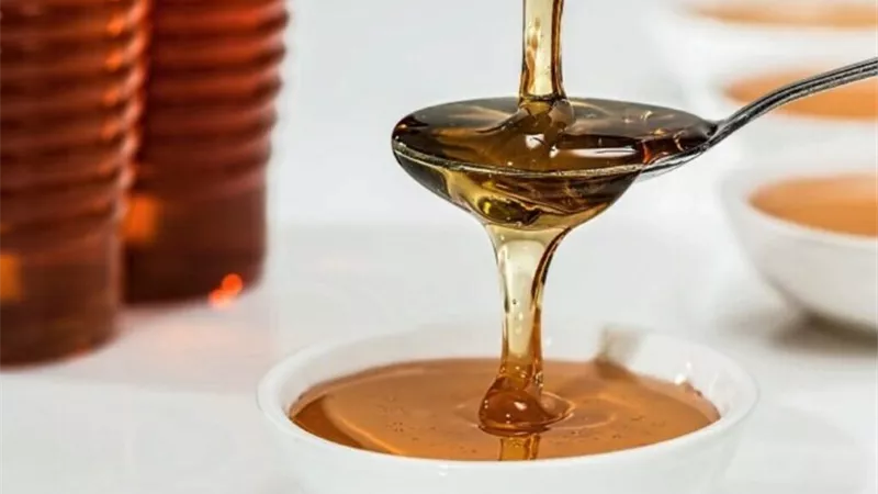 بشرة لامعة بالعسل