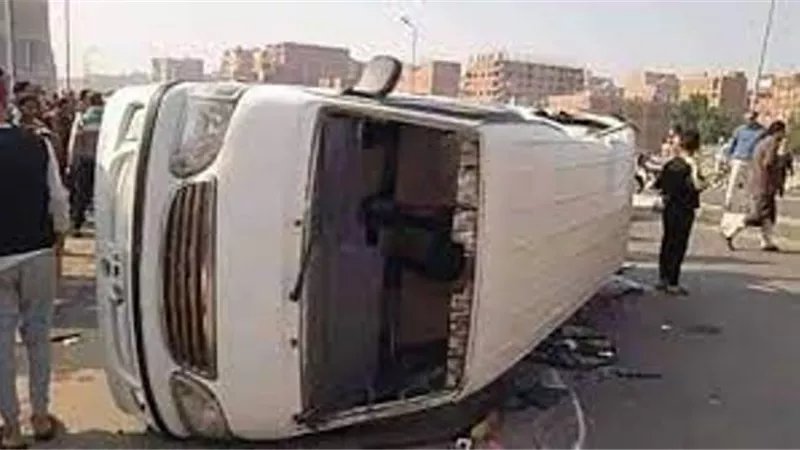 مصرع طفلة وإصابة 3 فى انقلاب سيارة ميكروباص بالأقصر