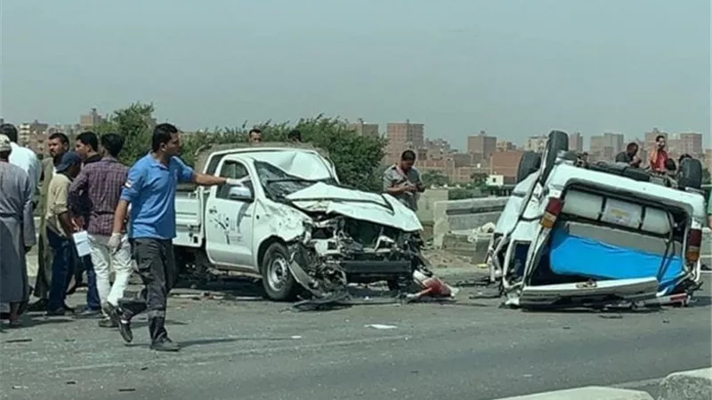 إصابة 6 فى تصادم أتوبيس وسيارة ربع نقل بالدقهلية