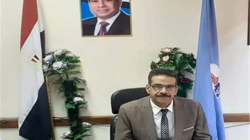 وكيل التعليم بالبحر الأحمر يهنئ الطلاب بالفصل الدراسي الثاني