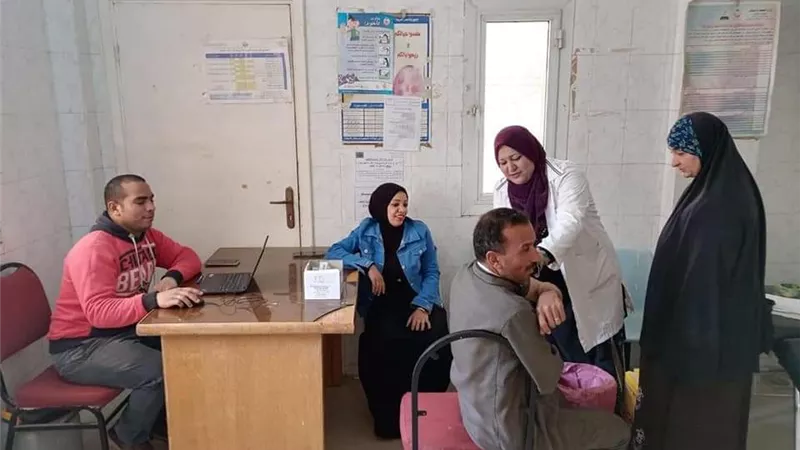 تطعيم 243 ألف مواطن بالمنيا ضد فيروس كورونا خلال الأسبوع الأول