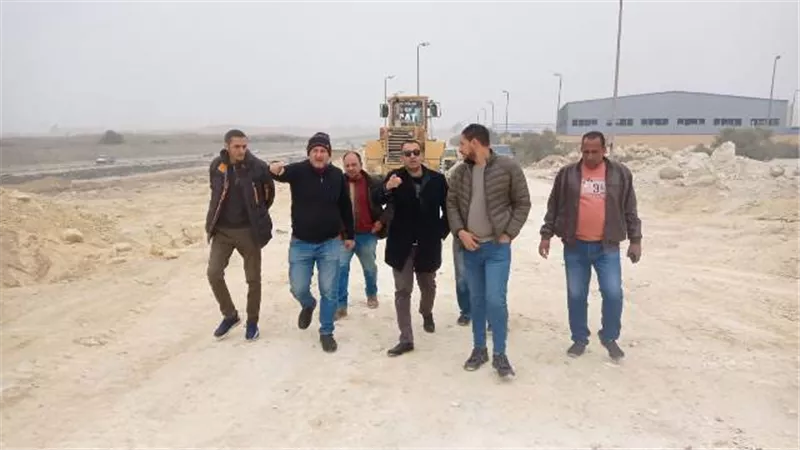 جهاز 15 مايو يعلن عن أحدث مشروعات الطرق فى أحياء المدينة.. بالصور
