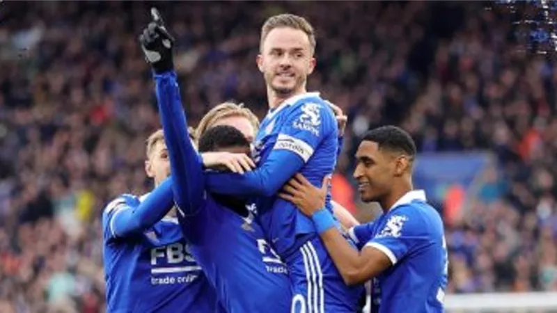 ليستر سيتى يتقدم علي توتنهام 3 / 1 في شوط أول مثير