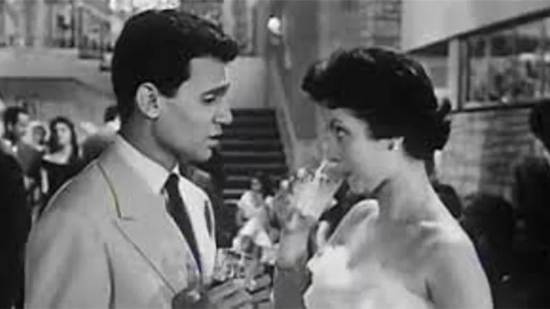 سر اصابة امال فريد بالاكتئاب بسبب عبد الحليم