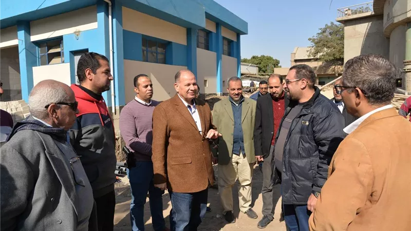 محافظ أسيوط يتفقد إحلال وتجديد محطة المياه التشيكي