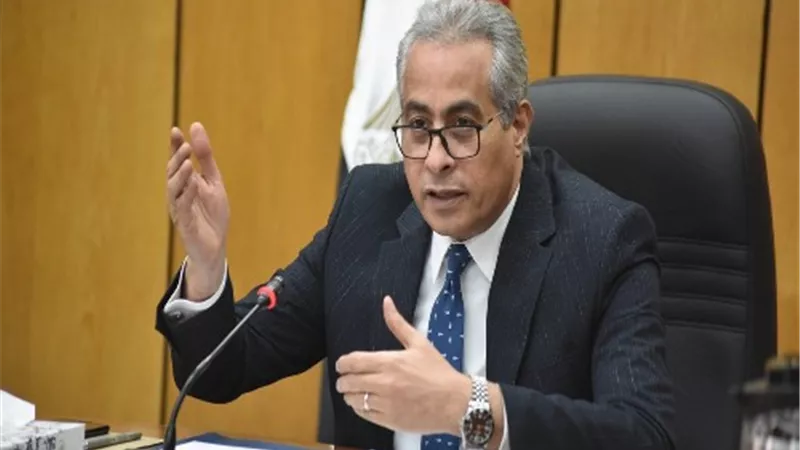 وزبر القوى العاملة يناقش تنفيذ خطة إدماج 