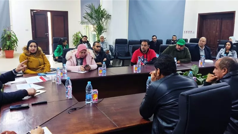 رئيس جهاز العاصمة الإدارية الجديدة يلتقي سكان الحي السكني الثالث