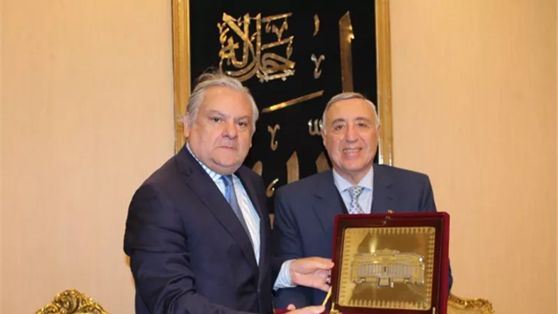 سفير بيرو في زيارة للمحكمة الدستورية العليا