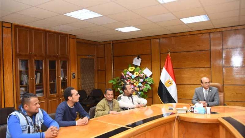 رئيس جامعة أسيوط يستقبل وفد من ممثلى ذوى الهمم بالمحافظة