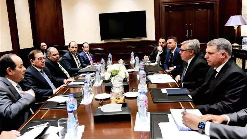 جلسةمباحثات بين وزيرالبترول وشيفرون العالمية للإسراع في كشف الغاز