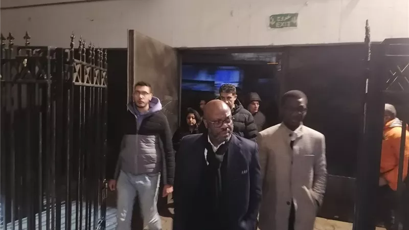 منسق الكاف يطمئن علي الحالة الأمنية لاستاد الإسكندرية