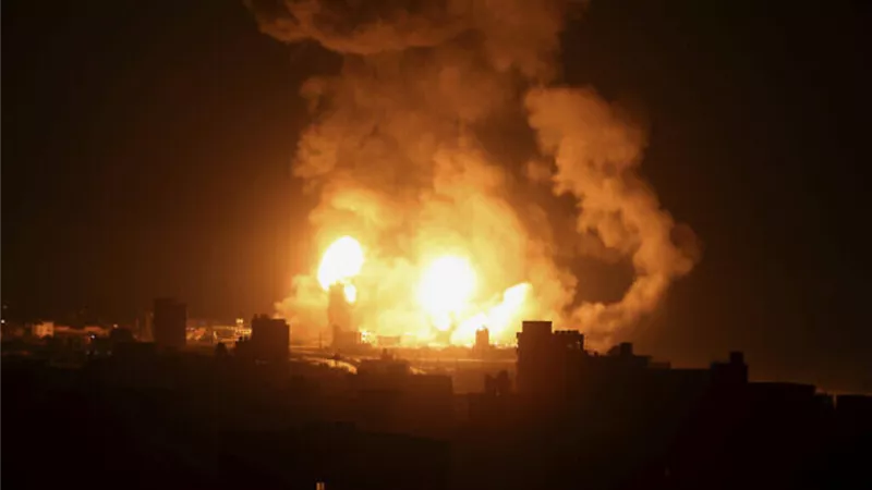 إسرائيل تقصف مصنع صواريخ لحماس في قطاع غزة