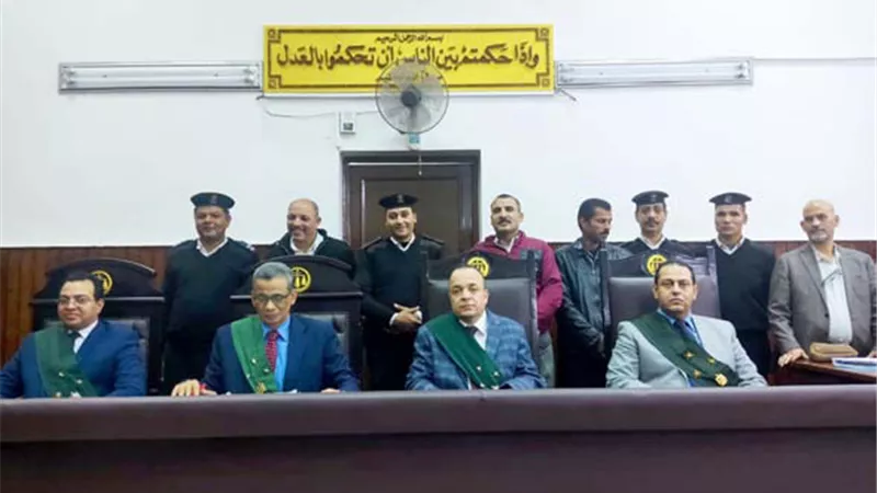 ابن الجيران.. تسلل إلي منزل جارته.. وحاول التهام برائتها