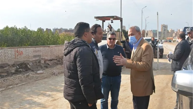 الهجان يتفقد أعمال تطوير المرحلة الثانية من شارع فريد ندا ببنها