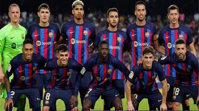 نجم برشلونة يغيب عن مواجهة مانشستر يونايتد