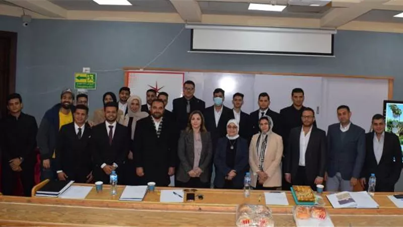 طلاب هندسة الجامعة المصرية الروسية يقدمون اكثر من 90 مشروع تخرج