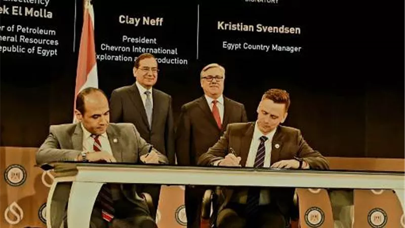 الملا يشهد توقيع مذكرات تفاهم مع شركات عالمية لخفض الانبعاثات