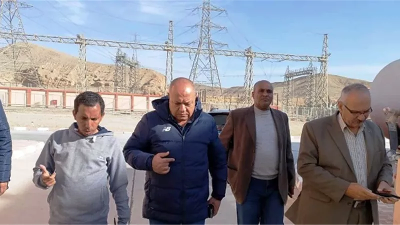 رئيس كهرباء القناة يفاجئ هندسات البحرالاحمر