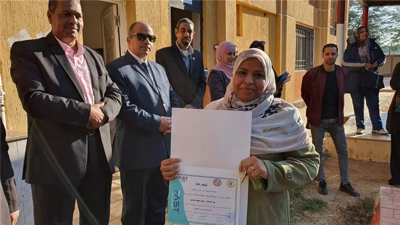 وكيل تعليم الأقصر يواصل متابعاته بزيارة الأقصر الثانوية الفندقية