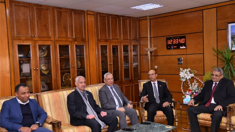 المنشاوى يستقبل رئيس جامعة المنيا لتهنئته بتوليه رئاسة الجامعة