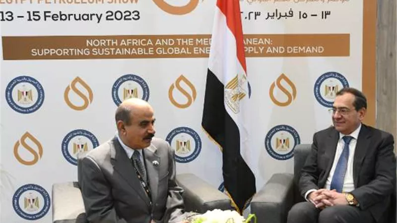 وزير البترول يبحث مع رئيس 