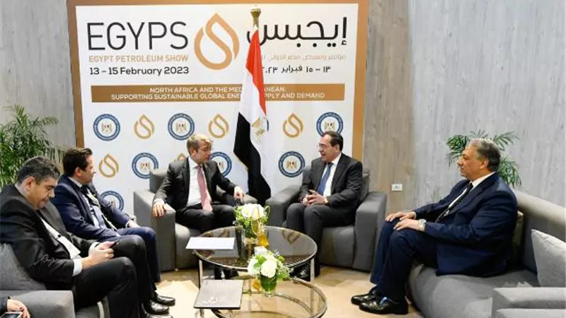جلسة مباحثات بين وزير البترول ونظيره اللبناني خلال 