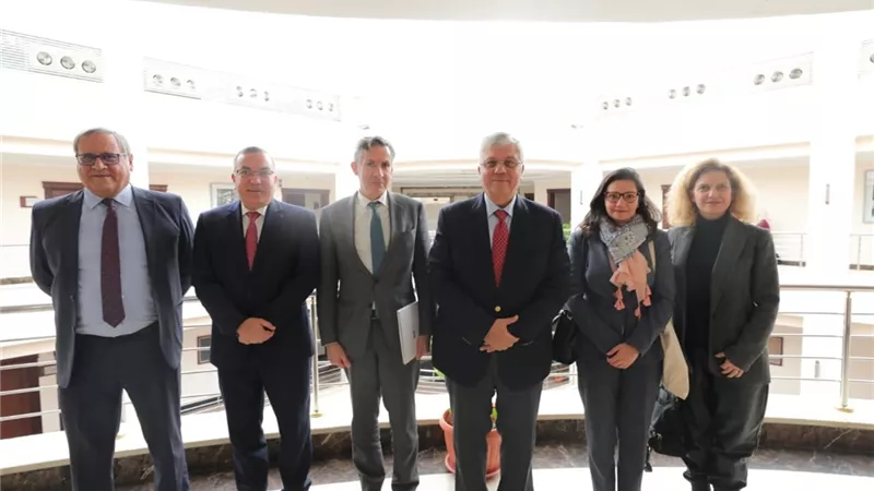 وزيرالتعليم العالي يبحث التعاون مع الوكالة الجامعية للفرانكوفونية