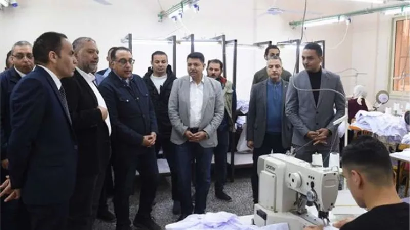 رئيس الوزراء يتفقد المنطقة الصناعية المتطورة بالمحلة الكبرى
