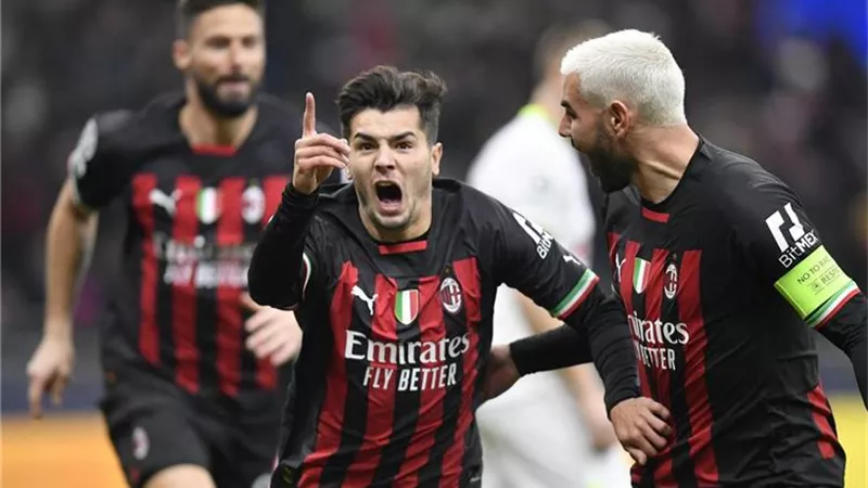 ميلان يضرب توتنهام بهدف نظيف في دوري أبطال أوروبا.. فيديو