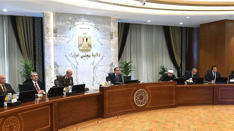 رئيس الوزراء يستعرض ترتيبات الانتقال للعاصمة الإدارية الجديدة
