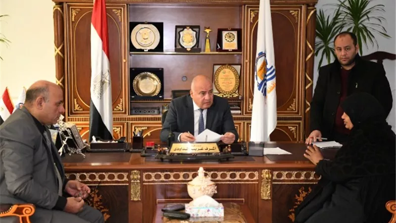 والسكرتير المساعد يستقبلان ٦٧ مواطنا لبحث شكاواهم ومطالبهم