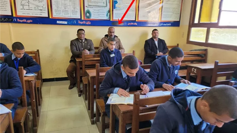 وكيل وزارة التربية والتعليم بالمنوفية .. طالب ثانوى.. صور