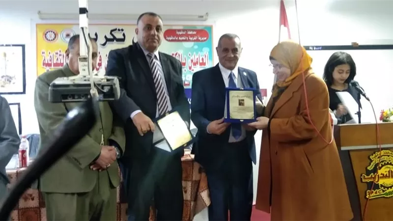 تكريم المتميزين بنشاط المكتبات بمدرسه العروبة