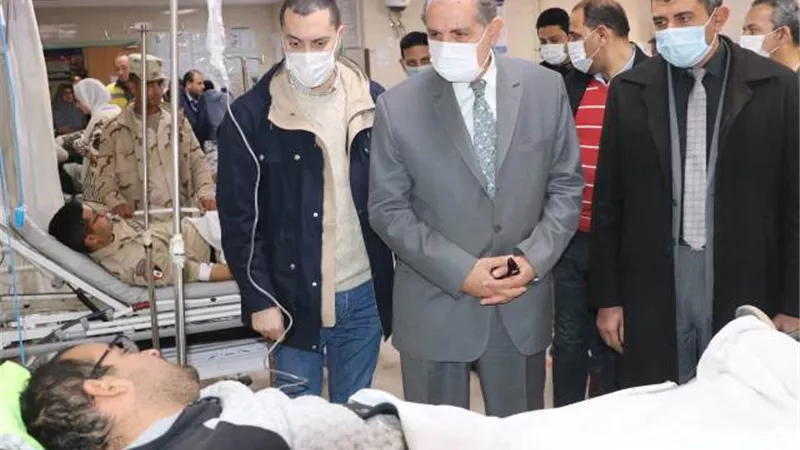 محافظ كفرالشيخ يطمئن على مصابين حادث الطريق الدولى الساحلى
