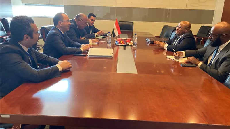 وزير الخارجية يلتقي مع المبعوث الخاص للاتحاد الإفريقي في الصومال