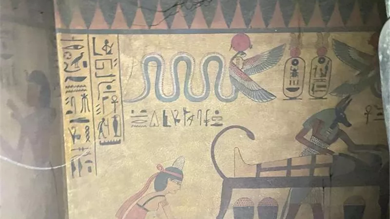 ضبط سرداب ومقبرة وقطع أثرية مُقلدة لخداع تجار الآثار ببني سويف