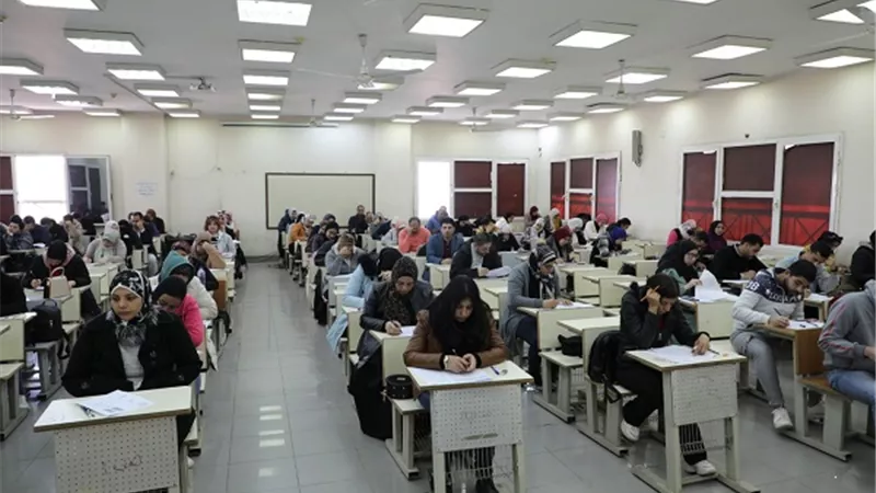 33 ألف طالب وطالبة أنهوا امتحانات التعليم المدمج بجامعة القاهرة