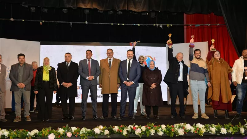 حكايه سر وحرب باعه الصافرات والسيد بيجماليون حصدا جوائز المهرجان