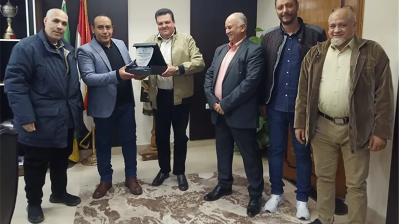 تفاصيل تكريم قيادات نادى جرين هيلز لرئيس جهاز مدينة الشروق.. صور