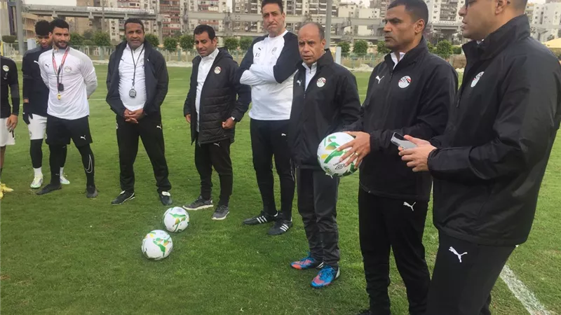 المنتخب الوطني للشباب يتسلم الكرة الرسمية لبطولة أمم أفريقيا