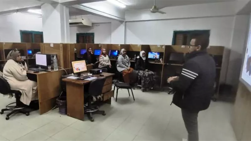 تنظيم دورة تدريبية لتكنولوجيا المعلومات والحاسب الآلى باسوان