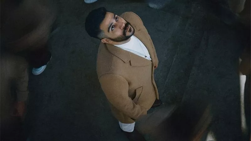 أحمد كامل مطلوب على يوتيوب بعد طرح كليب 