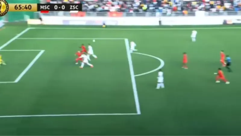 شاهد رأسية ماتزينهو تضيع فرصة التقدم للمريخ على الزمالك
