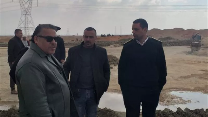 جهاز حدائق العاصمة يزيل 4 مصانع بالتعاون مع شرطة التعمير.. بالصور