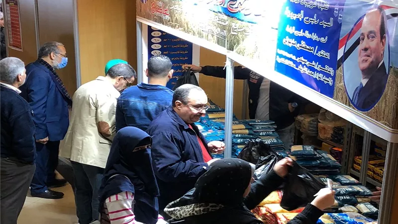 إقبال كبير من السكندريين على أكبر معرض لـ أهلا رمضان