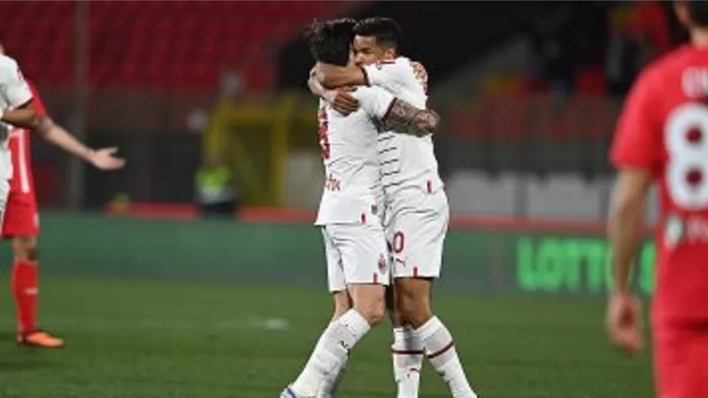 ميلان يفوز بصعوبة علي مونزا بهدف نظيف في الدوري الإيطالي