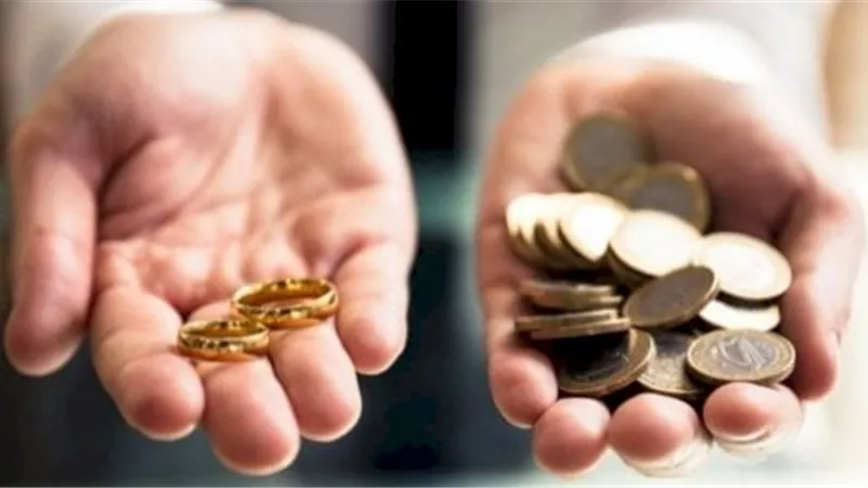 مؤخر الصداق..هل يُستحق بقيمته النقدية يوم الطلاق أم يوم الأداء؟
